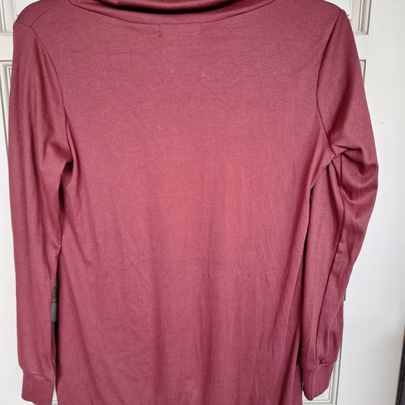 M Cowl Neck Maroon Tee Blouse Button Embellishment SzM Long Sleeve Tunic NWOT - Picture 5 of 11